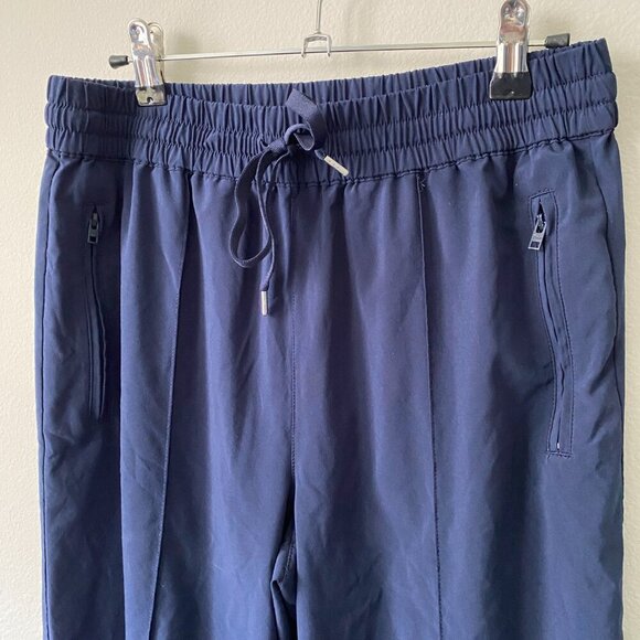 Aritzia TNA | EUC Holieway Culotte Pants in Navy Blue Size Medium - Picture 4 of 10